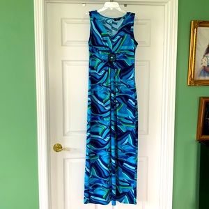 Beautiful sleeveless maxi dress with embellished front